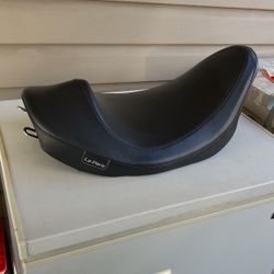 Black Lepera Seat Harley Streay Glide