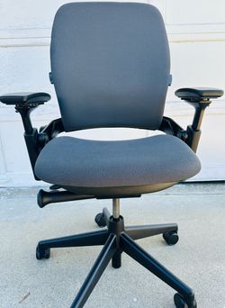Steelcase Leap V2 Ergonomic Office Chair_good condition