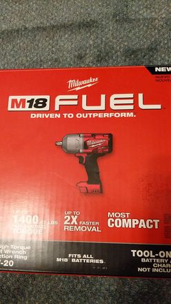 Milwaukee 1/2" impact wrench with friction ring