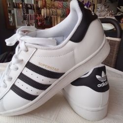 Women's ADIDAS Superstar Gold Label Trainers, Sz.7, like new for Sale in  Myrtle Beach, SC - OfferUp