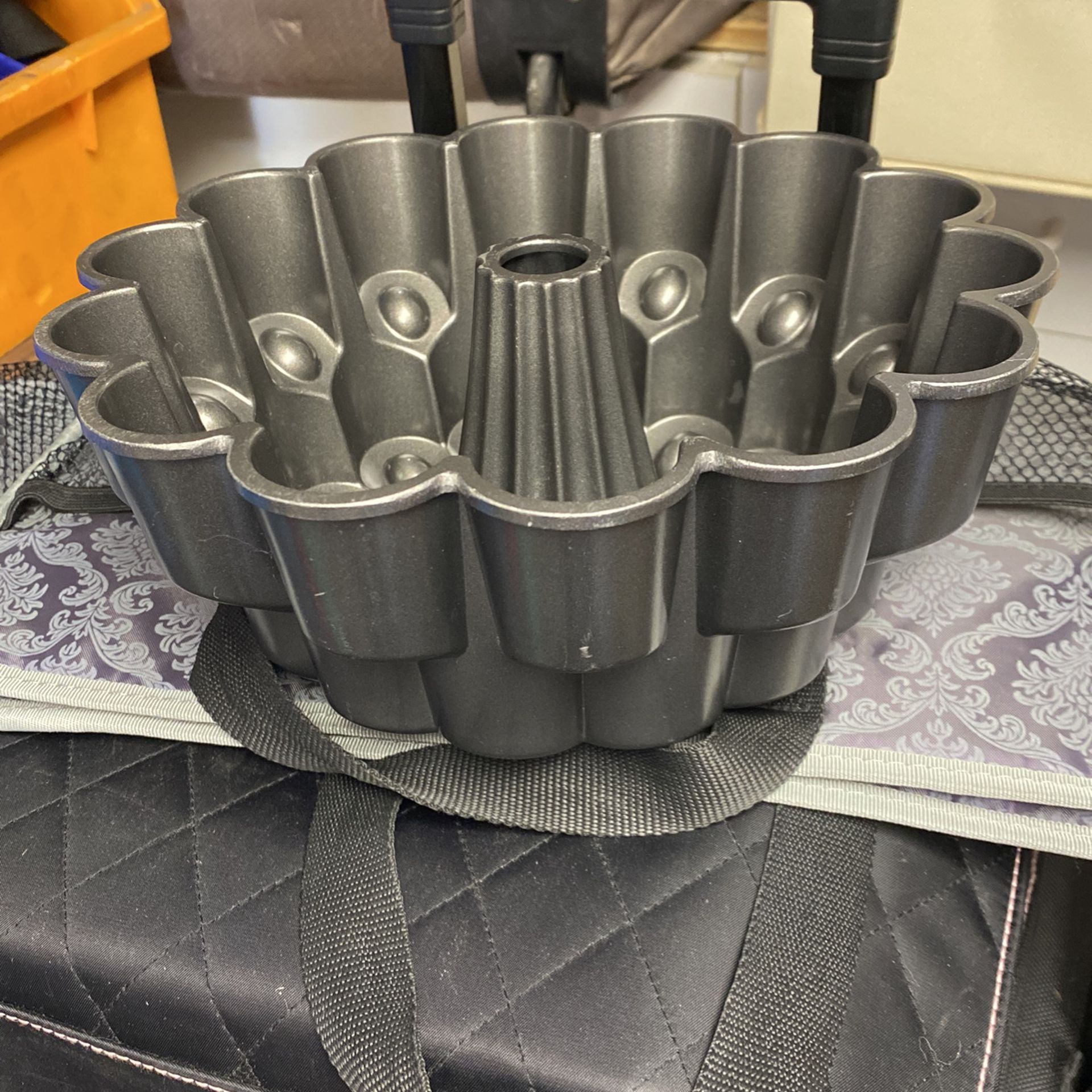 Wilton Dimensions Marquise Bundt Pan Heavy Duty Cast Aluminum Cake Form  NonStick