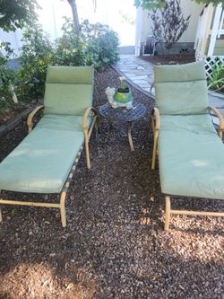 Patio lounge chairs w cushions