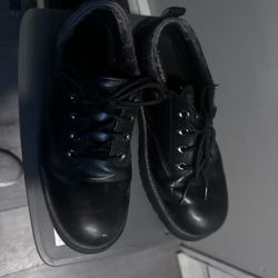 MenS Shoes Size 11.5