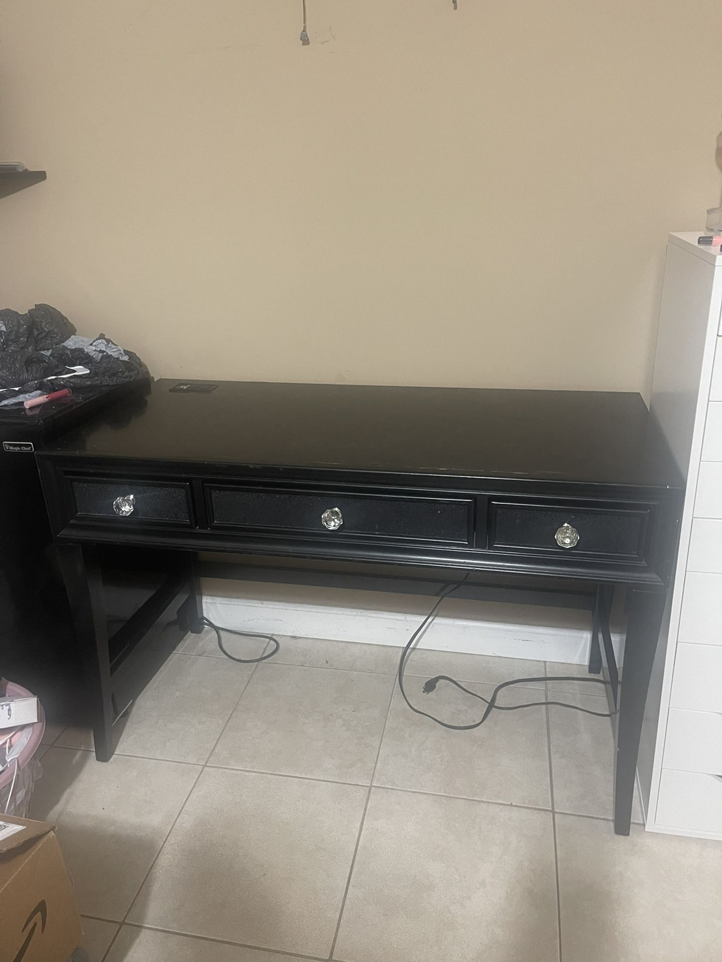 Black Make Up Vanity