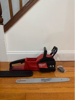 Milwaukee M18 FUEL 16 In Chainsaw TOOL ONLY