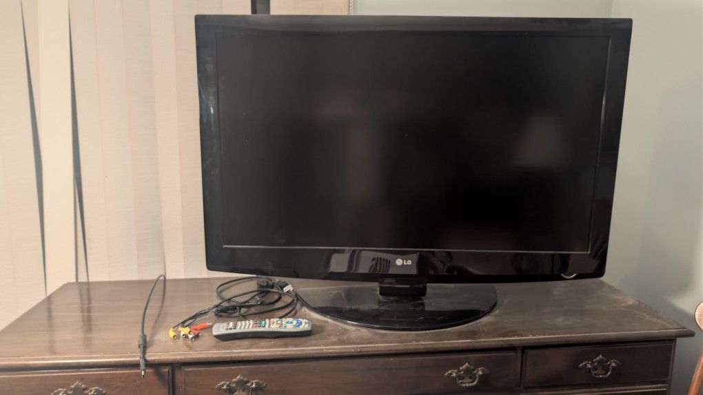 LG 42" LCD  -HDTV