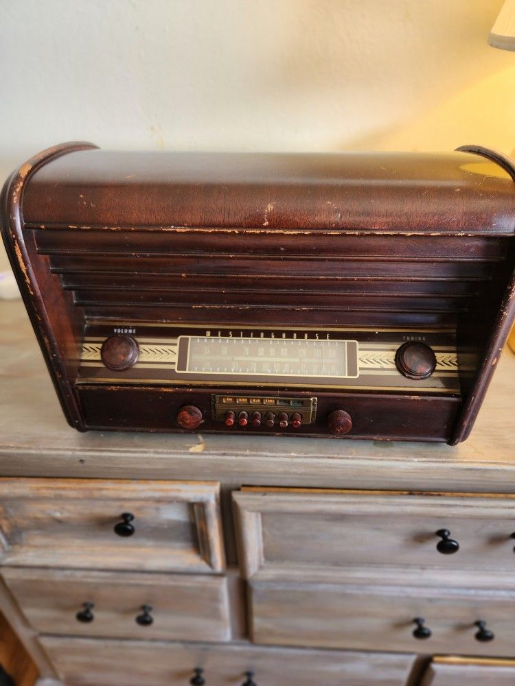 Westinghouse H-104 (1946 Radio