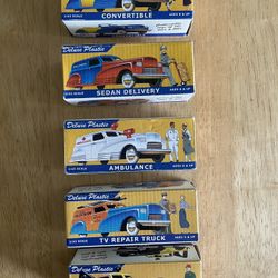PLASTIC TOY VEHICLES