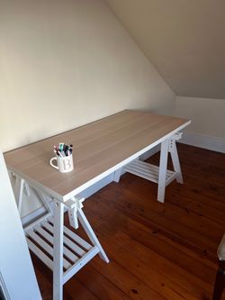 Standing/sitting desk