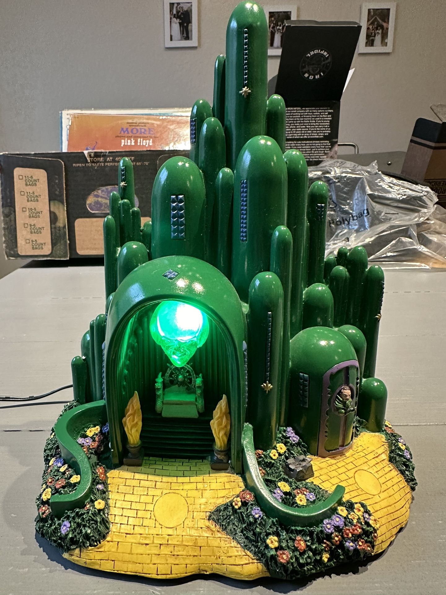 Hawthorne Village Wizard Of Oz Vintage Emerald City Collectible W/ COA