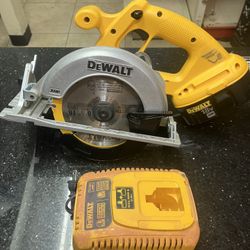 DEWALT DC390B 6-1/2" (165mm) 18V Cordless Circular Saw 110566-1 JAR