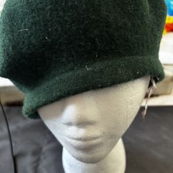 Vintage De Luxe Beret Basque Wool Green cap Victorian head piece head accessory