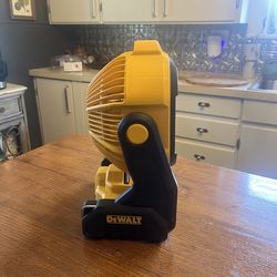 DeWalt 20V MAX 11 in. H X 11 in. D Variable speed Jobsite Fan