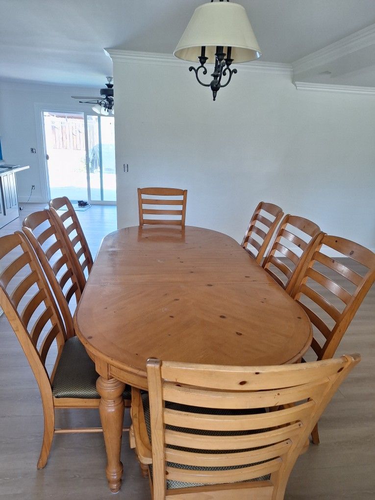 Formal Dinning Table