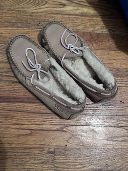 Ugg Boots/Slippers/moccasins