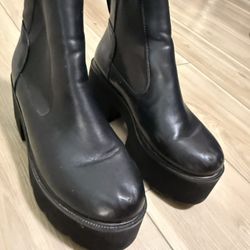 Platform Chelsea Boots
