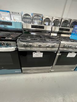 Samsung 30” Range Gas, Air Fry, Self clean, Smart Control