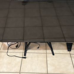 Insignia 40-inch LED-backlit LCD TV
