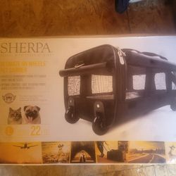 Sherpa Pet Travel Carrier On Wheels NEW IN BOX