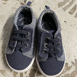 Like New Toddler Shoes Size 5