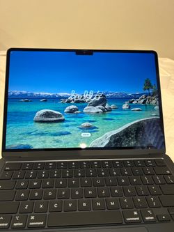 Apple MacBook Air 13.6” M5 • 16GB • 512GB SSD • Like New
