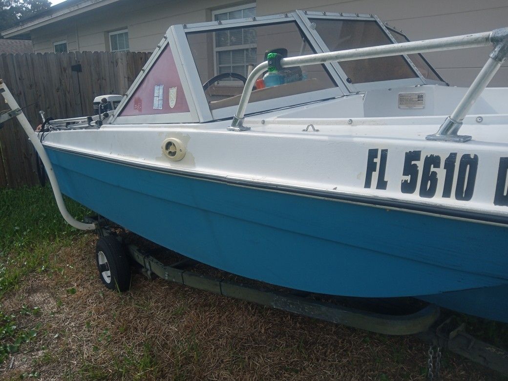 Tri Hull Boat/Trailer/Motor