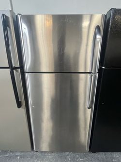 Refrigerator Frigidaire 30”