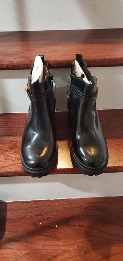 Black Lug Sole 9.5WW Bootie With Gold Chain Accent