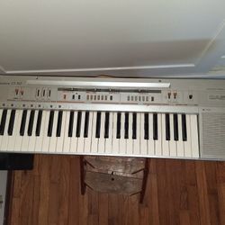 Casio CT 310 & Yamaha PSR 12