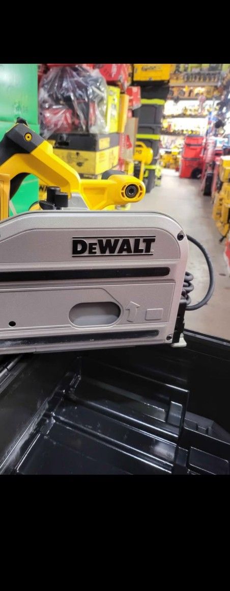 DEWALT CORDED 12 AMP TRACK SAW NEW