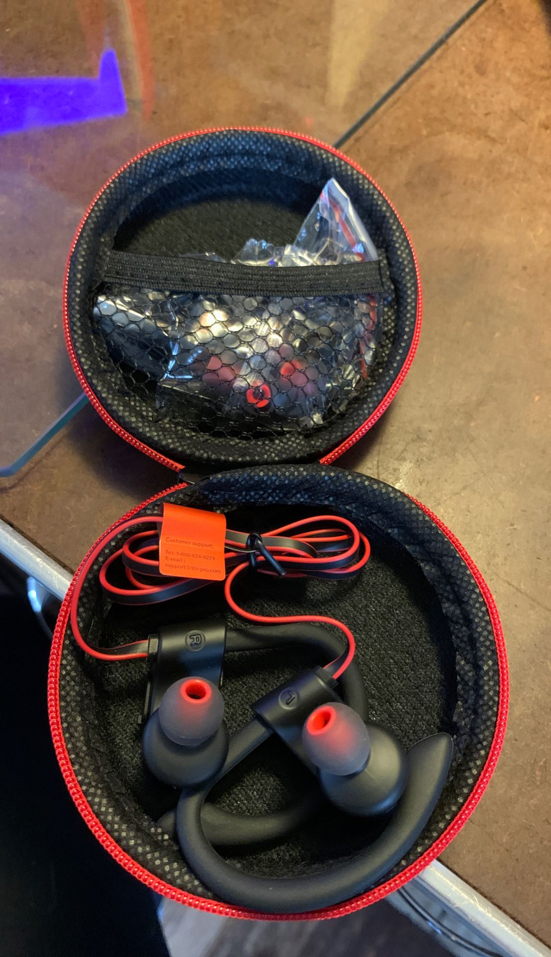 Brand new Bluetooth 5.0 earbuds with carry case