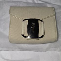 Authentic Salvatore Ferragamo cardholder/pouch Pre-loved Authentic Salvatore Ferragamo cardholder/pouch Pre-loved