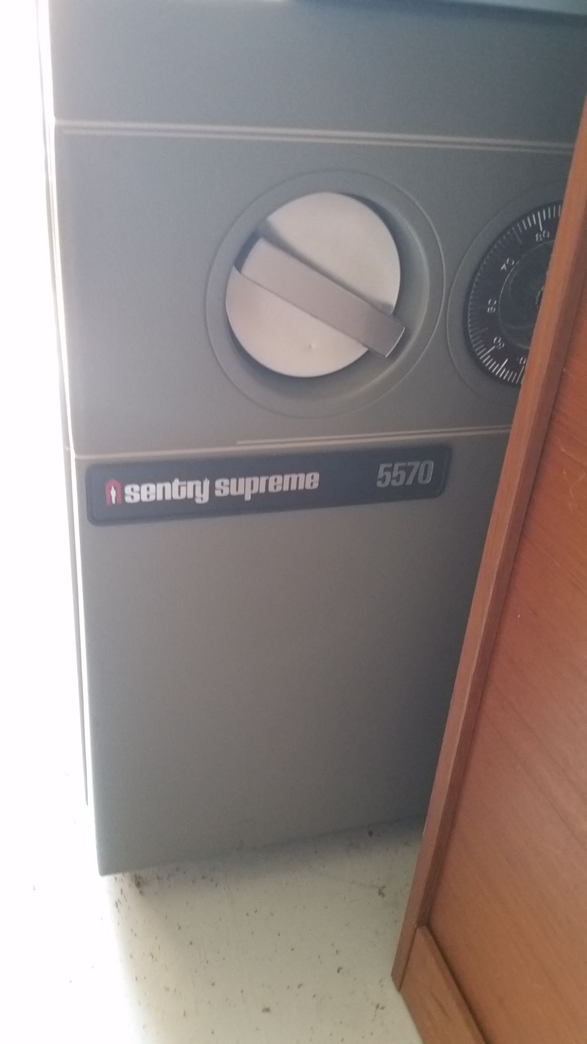 Fire Safe SENTRY SUPREME 5570