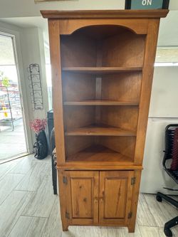 Corner Hutch Cabinet 69Hx30W
