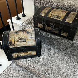 Set Of Decorative Suitcases 