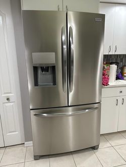 REFRIGERATOR
