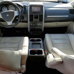 2008 Dodge Gran Caravana 