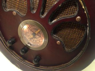 Vintage Divine Broadcast Radio