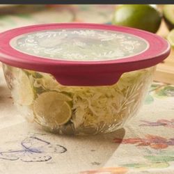 Princess House Wildflower set of 3 Storage container 2 size 1 and one 3qt used in good conditions