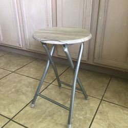 compact stool 