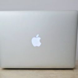 Apple MacBook Air 13-inch Early 2015,  Monterey  - Great Condition