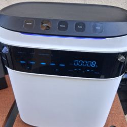 Creliver 1-7L/min home oxygen concentrator, designed to provide adjustable oxygen flow. 