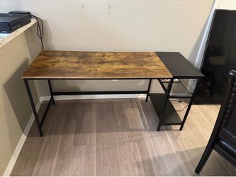 Computer desk