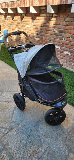 Pet gear stroller