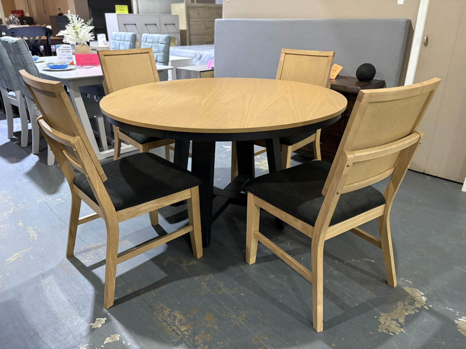 New 5pc Round Dining Set