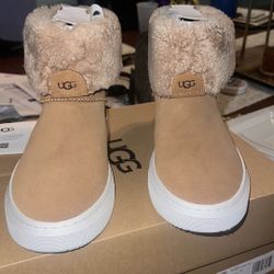 UGG Cuffable Boot