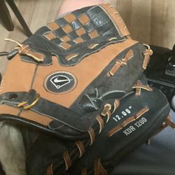 Diamond Ready Baseball Mitt