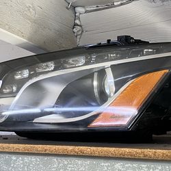 Headlight driver side Audi Q5, 2009 - 2011