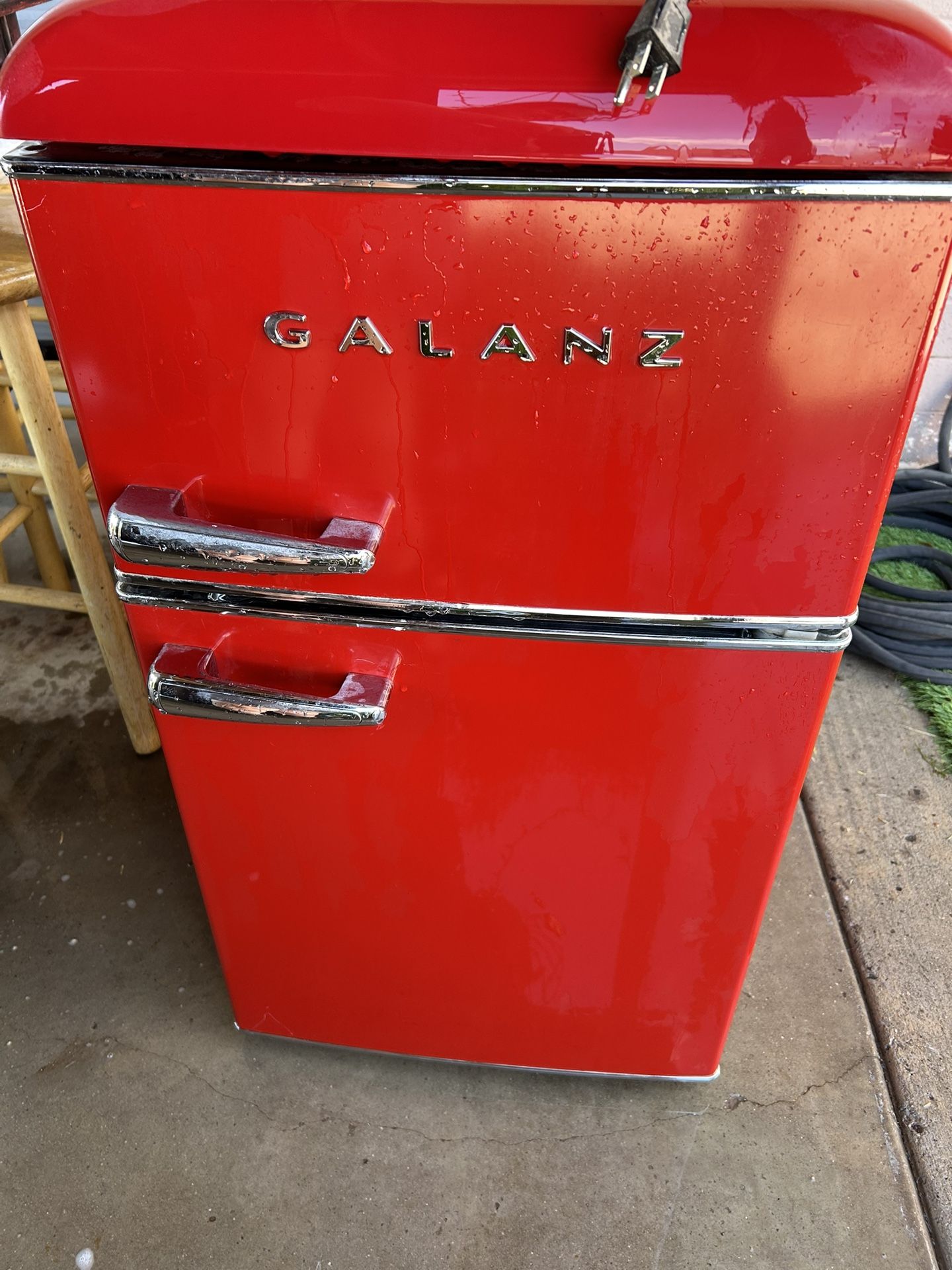 ** MOVING ** Red Galanz Mini Fridge 