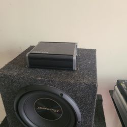 Bajo Y Amplificador 